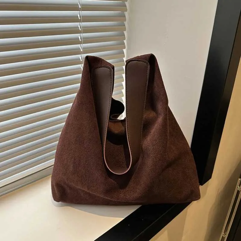 Retro womens large capacity suede shoulder bag solid color simple design casual shopping handbag Y241123_voghion.com