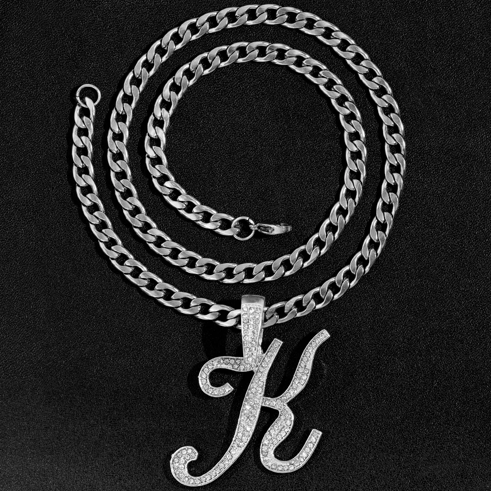 Catene Flatfoosie Collana con ciondolo a forma di lettera corsiva in acciaio inossidabile per donna con strass scintillanti e iniziale alla moda_voghion.com