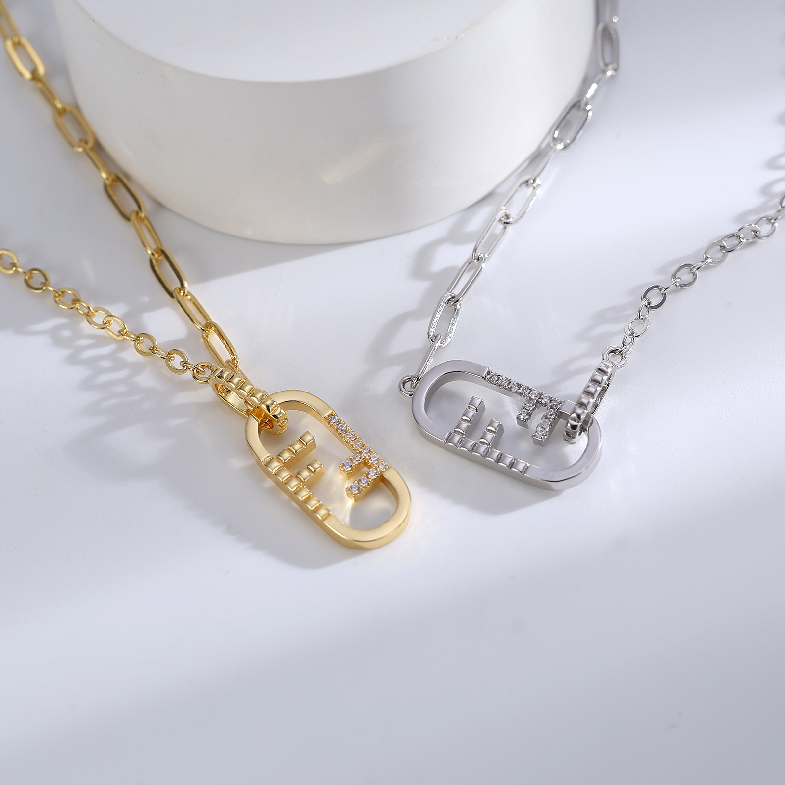 Fashion light luxury ins style collarbone chain choker Chain, jewelry double F letter oval necklace, hollow letter zircon asymmetric chain