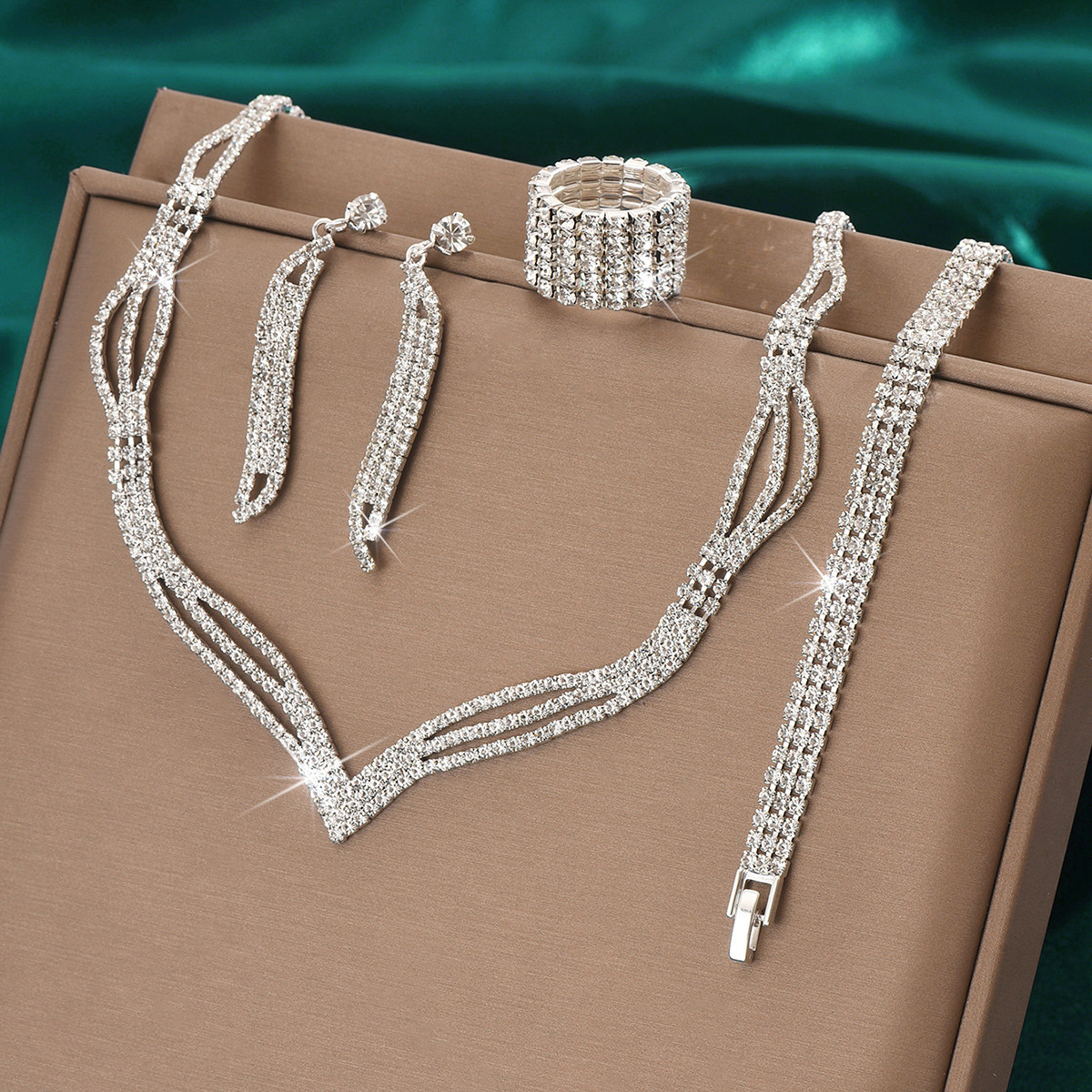 Bridal Jewelry Necklace Three Piece Rhinestone Claw Necklace Jewelry Set Wholesale E Commerce Supply_voghion.com