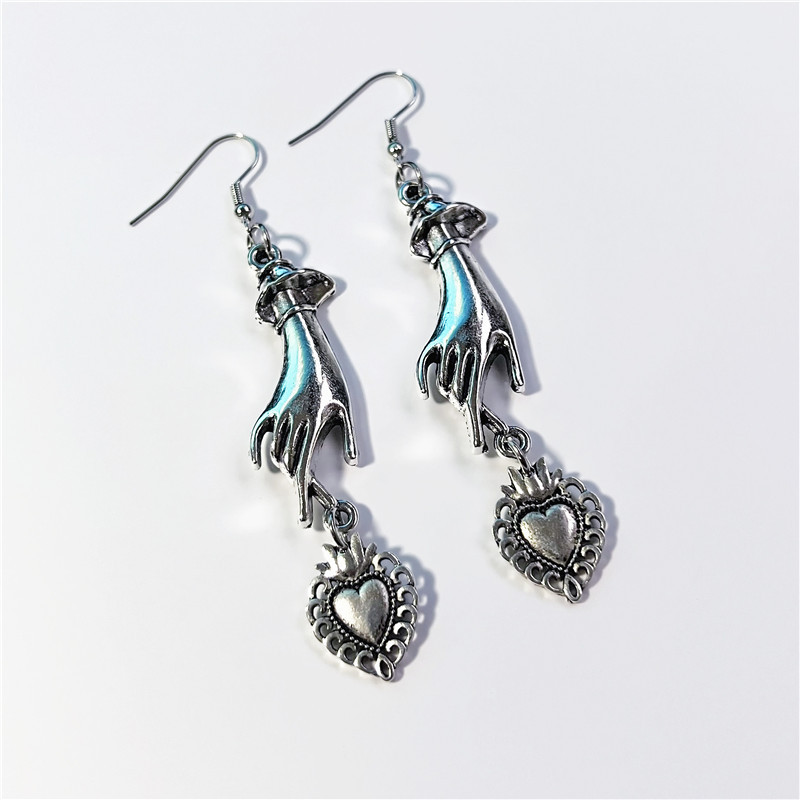 Boucles d'oreilles Touchez votre cœur Boucles d'oreilles créatives rétro victoriennes en forme de cœur sacré faites à la main_voghion.com