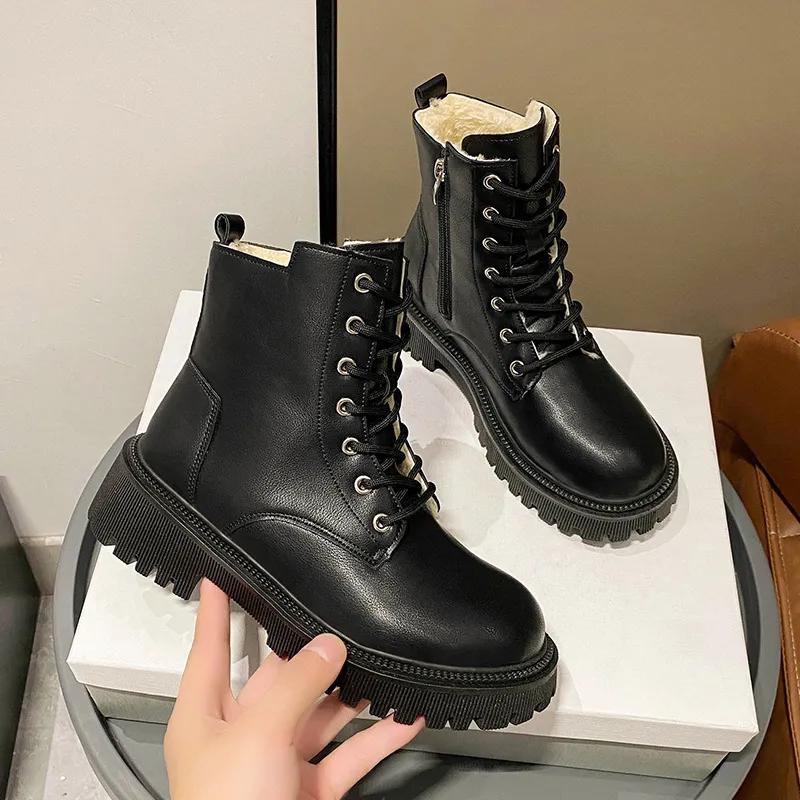 2024 Neue Designer-Martin-Stiefel für Damen, kostenloser Versand, dicker Boden mit erhöhter Höhe und zusätzlichem Veet, Schwarz/Weiß_voghion.com