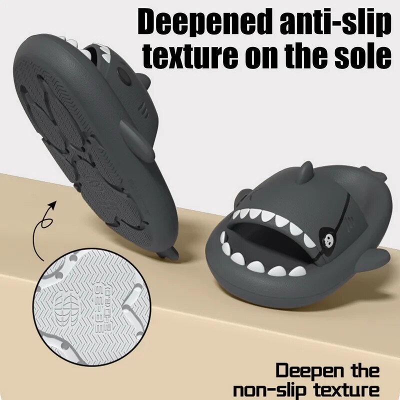 Comwarm Pirate Shark Frauen 2023 Sommer Cartoon Plattform Hausschuhe Männer Outdoor Paar Strand Schuhe Haus Frauen Flip Flop_voghion.com