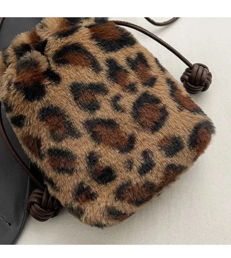 Borsa a secchiello leopardata da donna borsa a tracolla in velluto_voghion.com