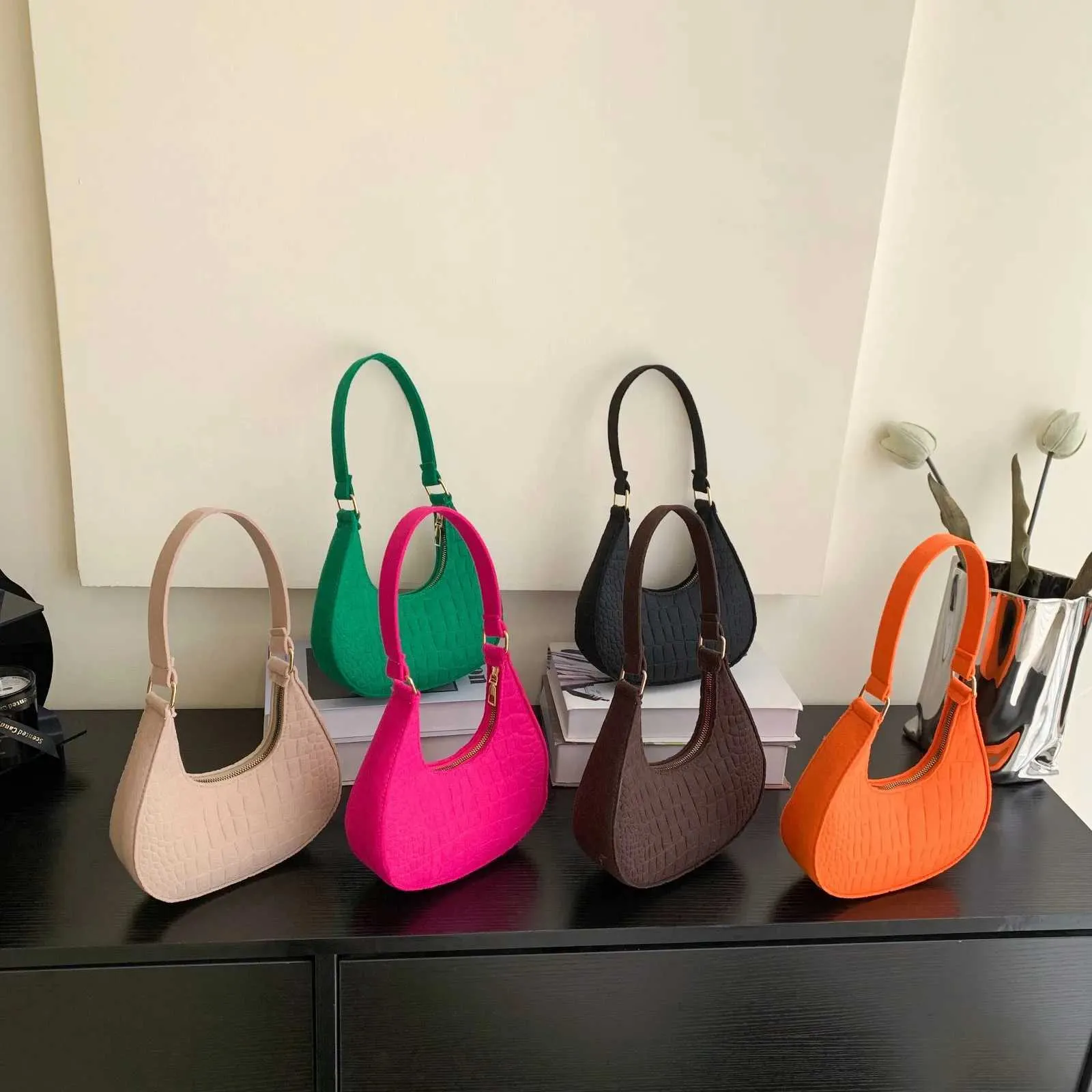 Wen Felt handbag Fi Subliary Designer Exquisite Shoder Bag for women Y241026_voghion.com