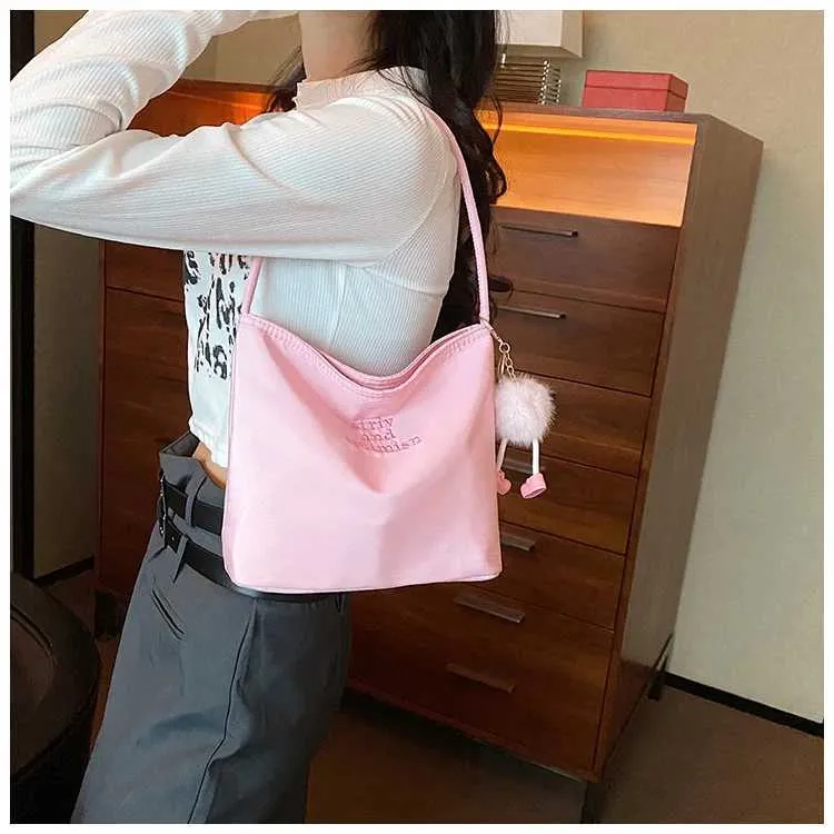 Borsa a tracolla da donna in nylon con ricamo grande capacità_voghion.com