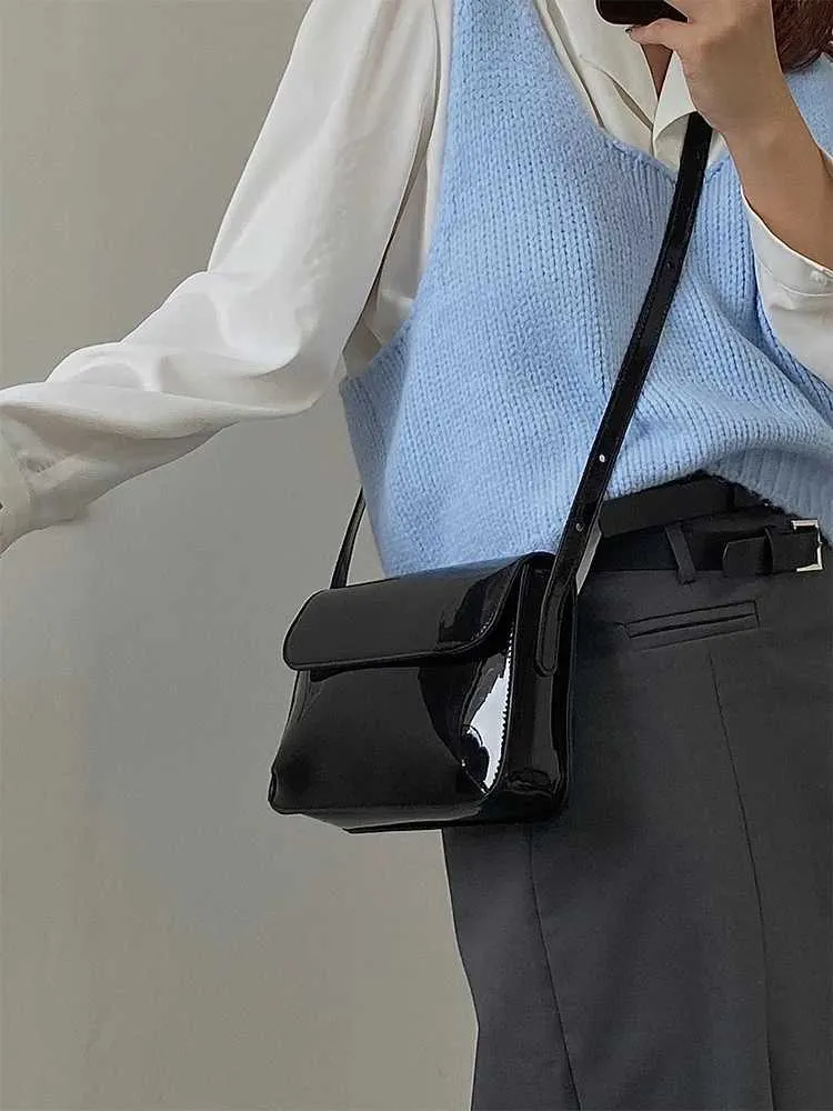 Weinrot PU Unterarm 2023 Neue Damen Vintage Lack Leder Glänzende Schnalle Einzelne Schulter Tasche Elegante Crossbody Ba241210_voghion.com