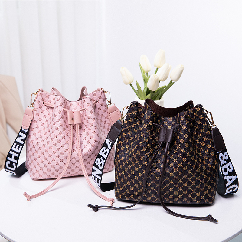 Fashion Bucket Bag Women's Bag Soft Leather Large Capacity Textured Shoulder Messenger Bag