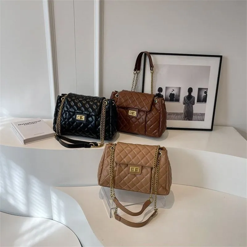 Chic Shoulder Bag For Women With Diamond Grid Design Large Capacity_voghion.com