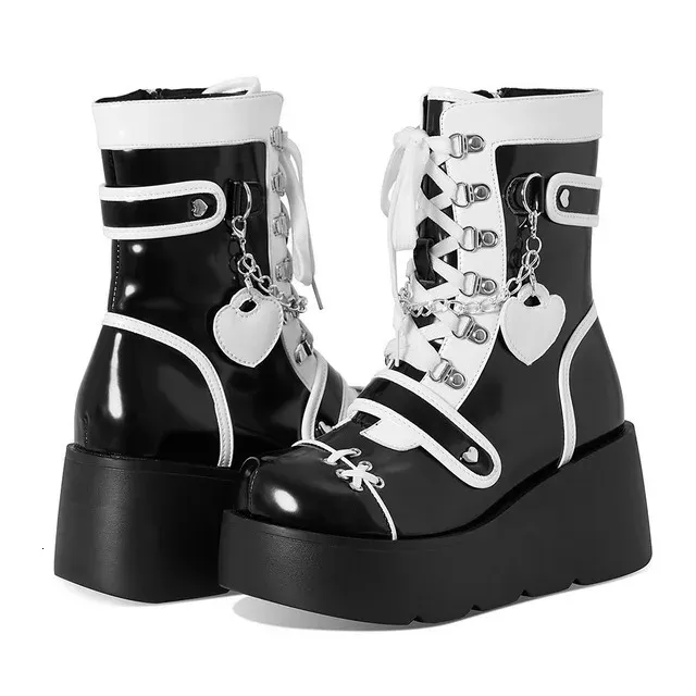 Rock Damenschuhe Herbst Neue Kurze Stiefel mit dicken Sohlen Herzförmiges Kreuz Metalldekoration Punk Style Gothic 240620_voghion.com