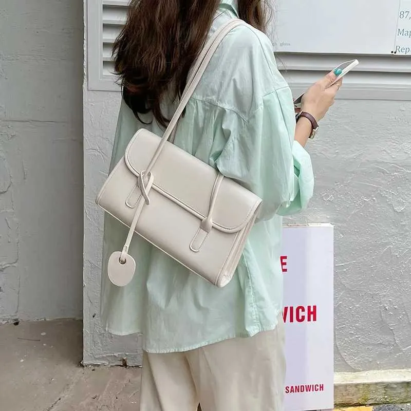 Sac à bandoulière en PU à texture française à la mode pour femmes, jaune, sous les aisselles, printemps/été 2024, pendentifs élégants, Handba241104_voghion.com