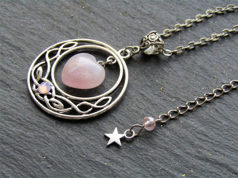 Collane Collana Celtica Amore Infinito con Cuore di Quarzo Rosa_voghion.com