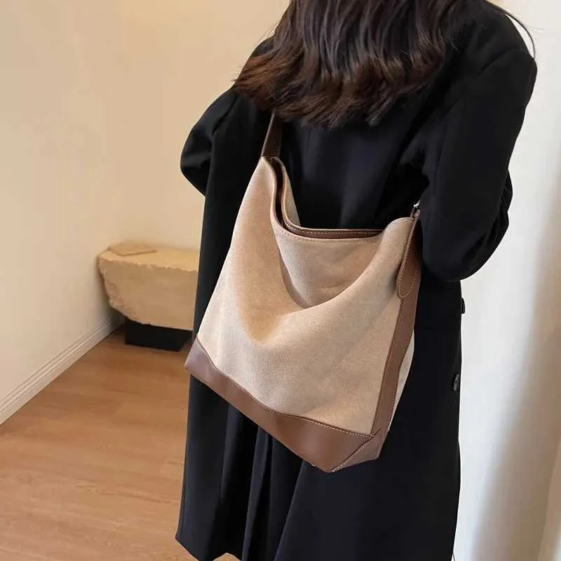 Fortschrittliche, stilvolle Umhängetasche aus Wildleder im Retro-Stil mit großem Fassungsvermögen, Umhängetasche zum Pendeln, ba241216_voghion.com