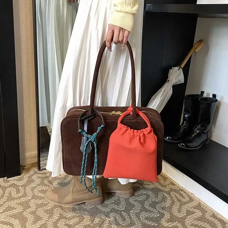 LEFTSIDE NUBUK Schulter Taschen Dame für Frauen 2024 Winter Neue Trend Y2K Koreanische Mode-Design Handtaschen und GeldbörsenC241103_voghion.com