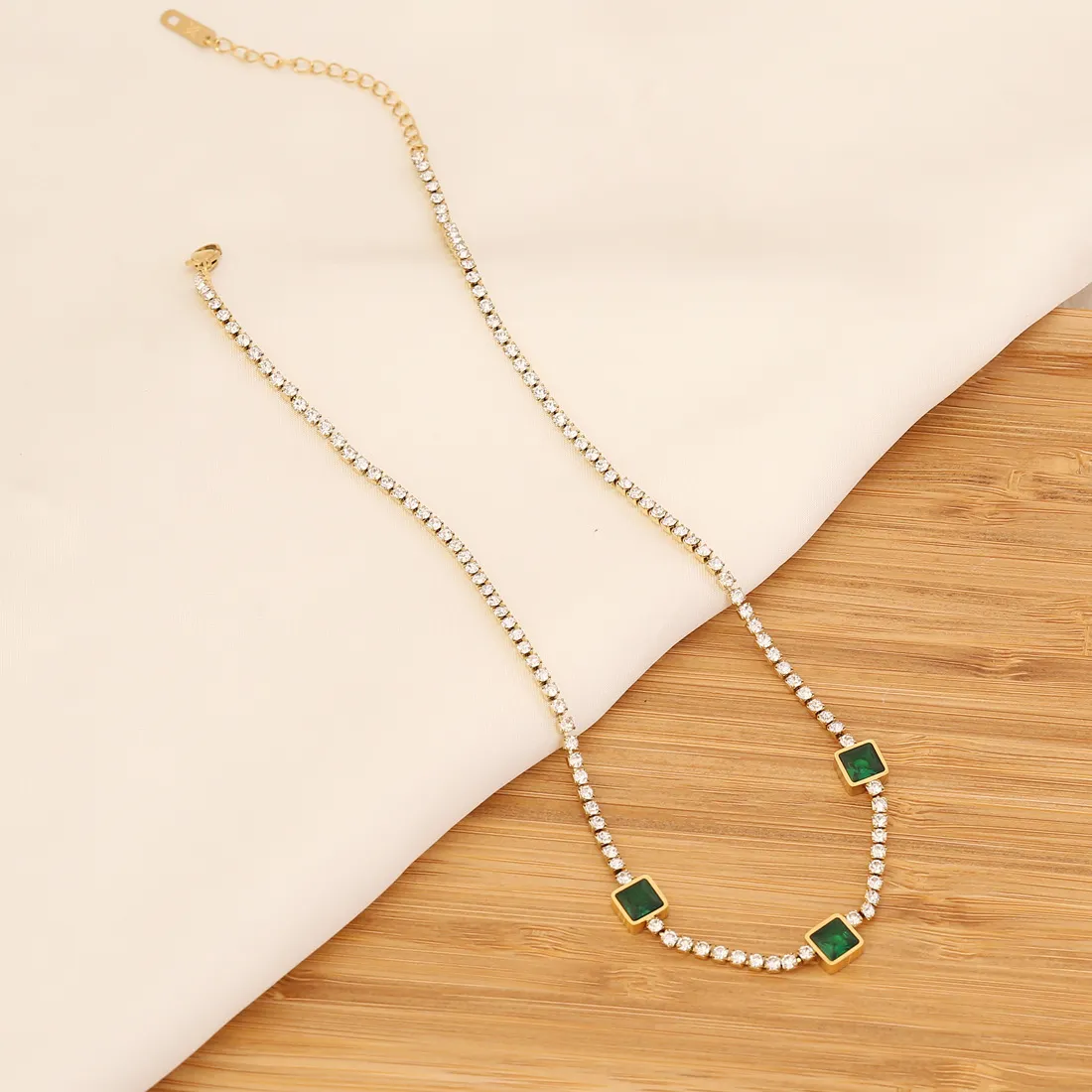 Anhänger Halsketten 2023 Modeschmuck Smaragd Halskette Perle Perlen geschichtet Edelstahl für Frauen_voghion.com