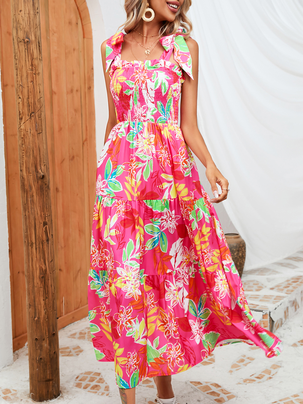 Damenkleid „2024 Summer“ mit Blattmuster und Wickeldesign und Bindeband_voghion.com