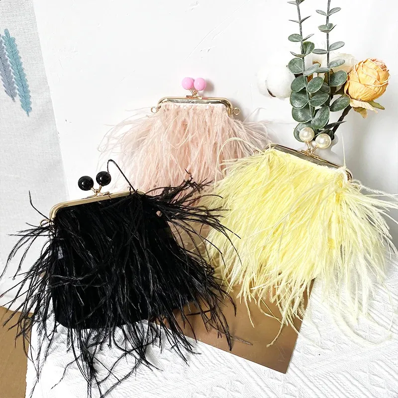 Dámská mini kabelka z pštrosího peří s kožešinou, večerní řetízek, elegantní banketní taška 240919_voghion.com