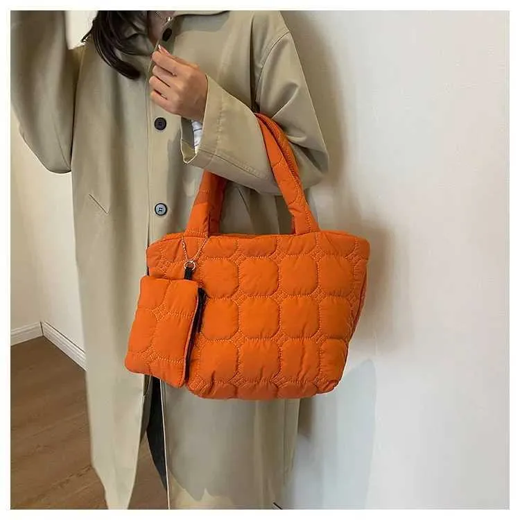 Mode Gesteppte Stickerei Thread Handtasche Leichte Puffy Top-Griff Große Kapazität Damen Kleine Einkaufstasche mit Mini_voghion.com
