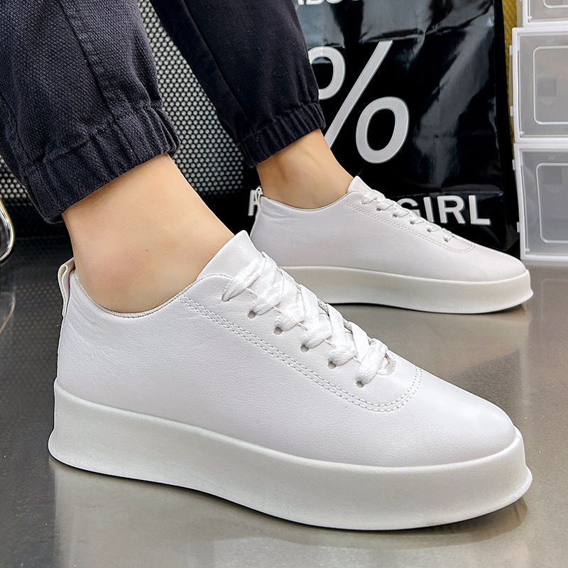 Herren 2024 neue Herbstsport Casual Board atmungsaktive koreanische Version dicke Sohle erhöhen kleine weiße Flutschuhe_voghion.com