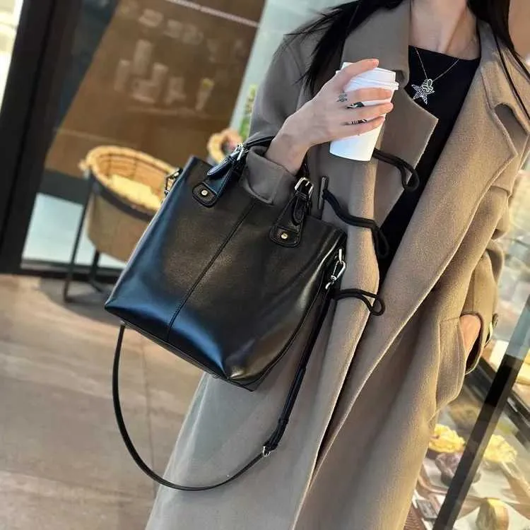 RanHuang Nouveaux Sacs À Main De Mode Pour Femmes De Haute Qualité En Cuir Véritable À Bandoulière Grands Sacs Seaux Designer_voghion.com