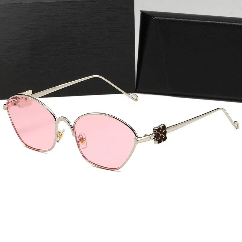 Designer Sunglasses Vintage Rectangular Gold Metal Frame Unisex_voghion.com