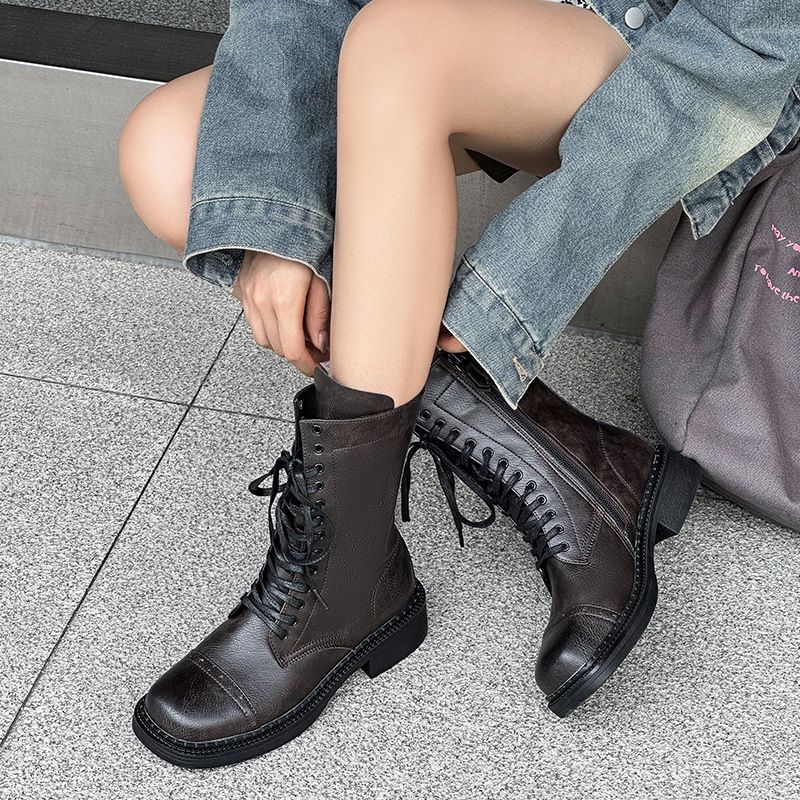 Botas curtas femininas estilo passarela de couro europeu marrom Martin com cadarço britânico Maillard com solado macio Western Denim_voghion.com