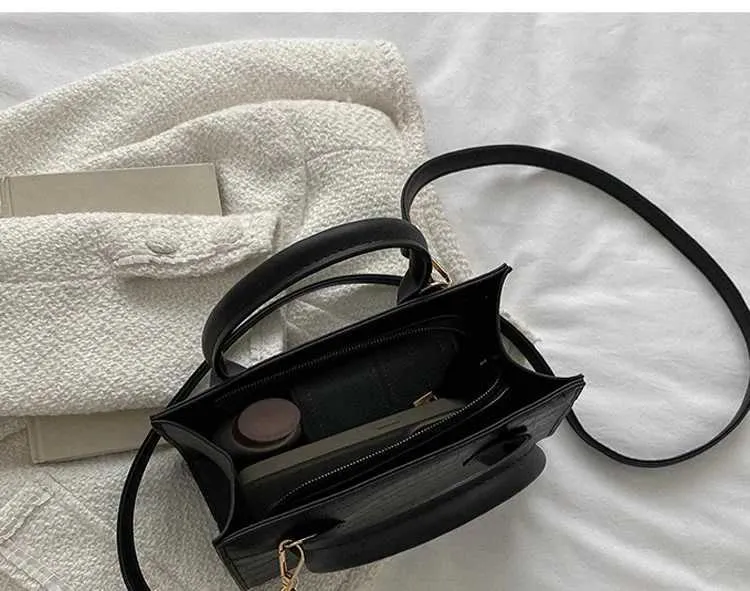 Nya fyrkantiga Crossbody-väskor för kvinnor Mode handväskor och plånböcker Dam axelväska Small Top Handle BagsC241108_voghion.com