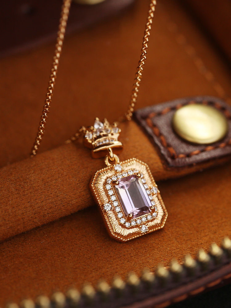 Flacon de parfum Proust Améthyste collier médiéval plaqué or chaîne clavicule brossée femme_voghion.com