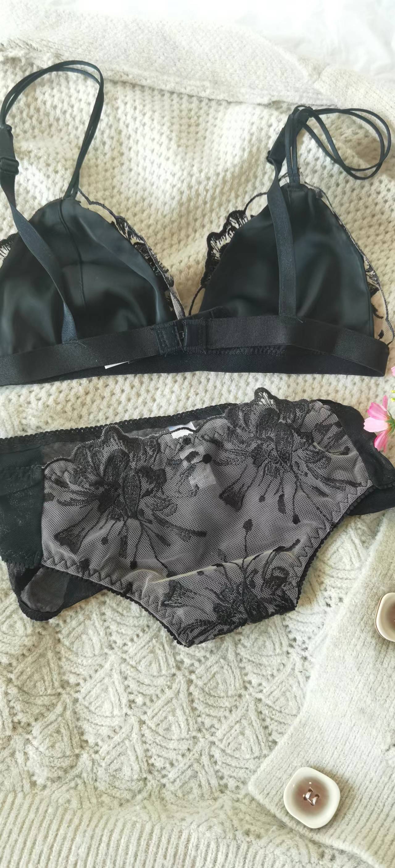 Intimo sexy ultra sottile triangolo coppa pizzo ricamato senza anello in acciaio set intimo_voghion.com