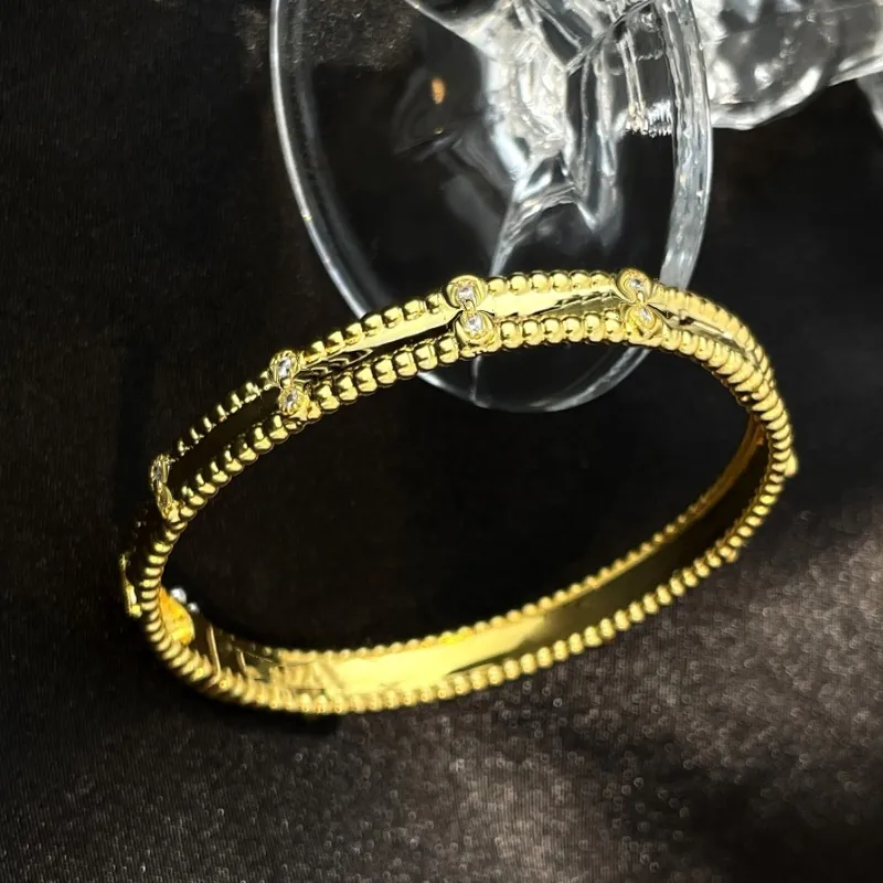 Elegant Fashion Man Woman Chain Wedding Bracelets Necklaces Special Design Jewelrys_voghion.com