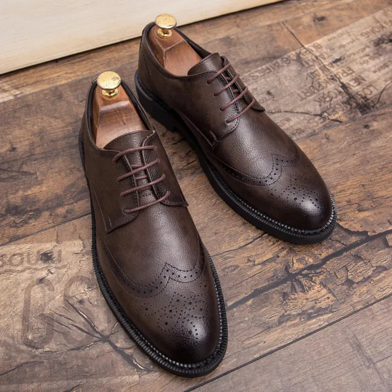 Plus Size 38-47 Brogue Fashion Oxford Dress Shoes Male Well-dressed Gentleman Handcrafted Footwear For Modern Men_voghion.com
