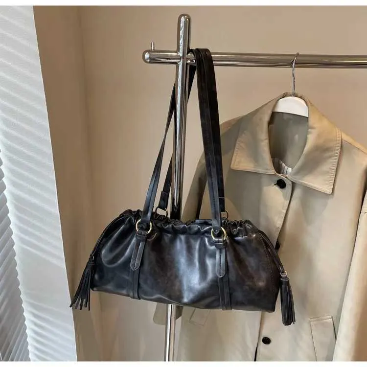 Damen PU Handtasche Solid Grouss Kapazitéit Soft Designer Casual Pendeltasche Ënneraarmtasche Damen Versatile SchëllertaschenC241212_voghion.com