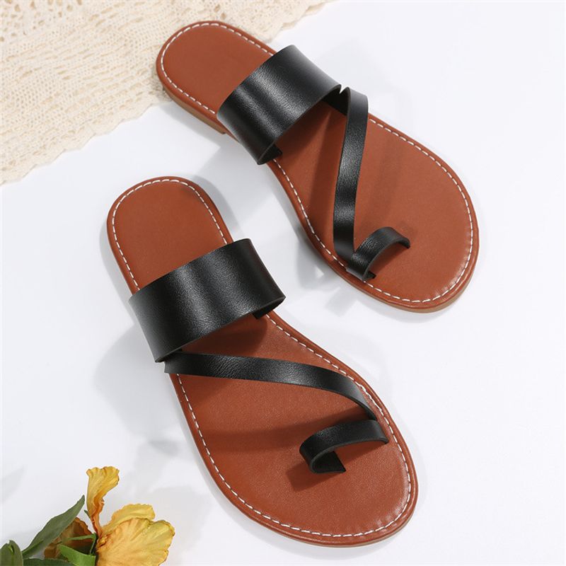 Infradito da donna con punta oversize e fondo piatto, con tacco piatto e sandali da spiaggia sulla parte esterna dello slip_voghion.com