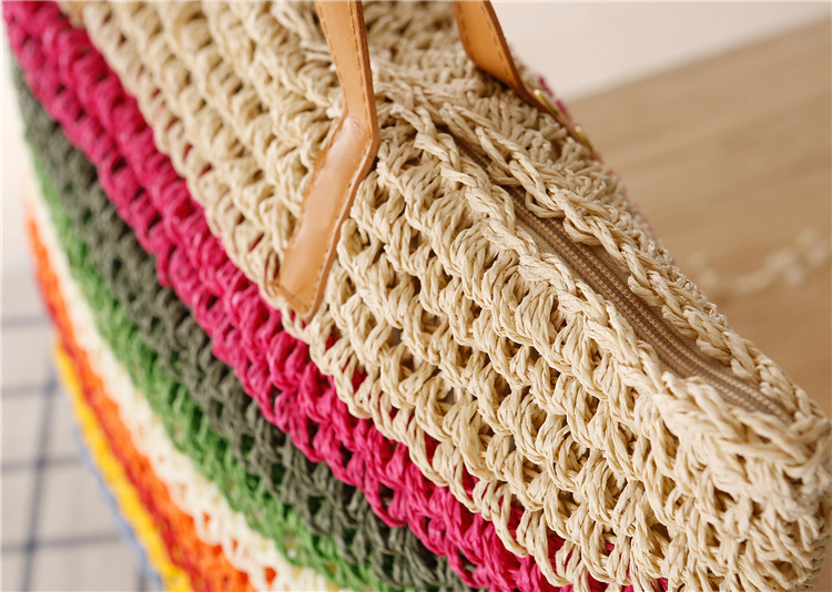 Neue kontrastierend gestreifte Einzelschultertasche aus gewebtem Papier Regenbogen-Stil, Strandtasche, Damentasche im_voghion.com