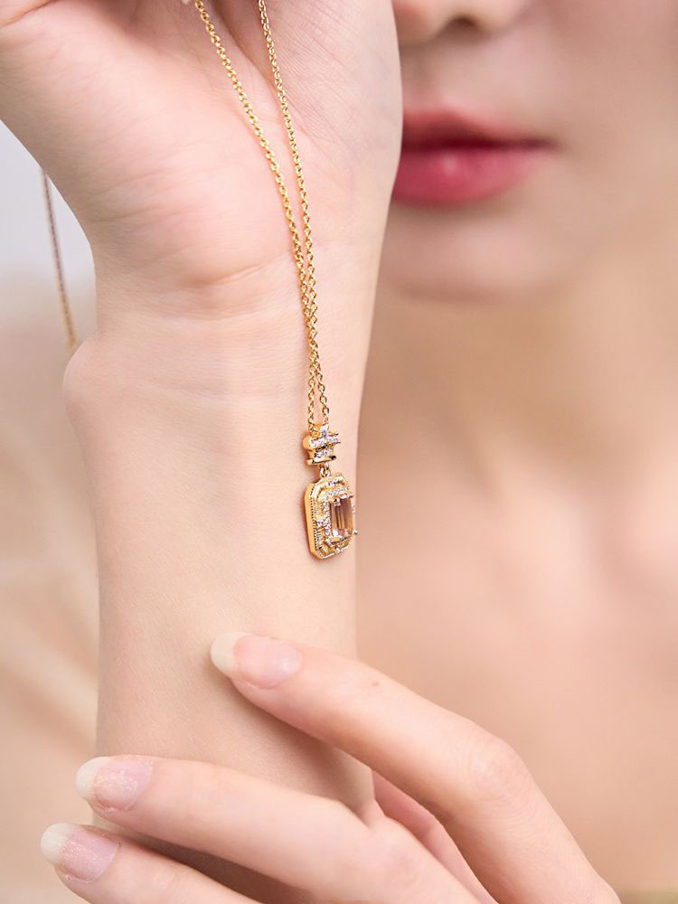 Flacon de parfum Proust Améthyste collier médiéval plaqué or chaîne clavicule brossée femme_voghion.com