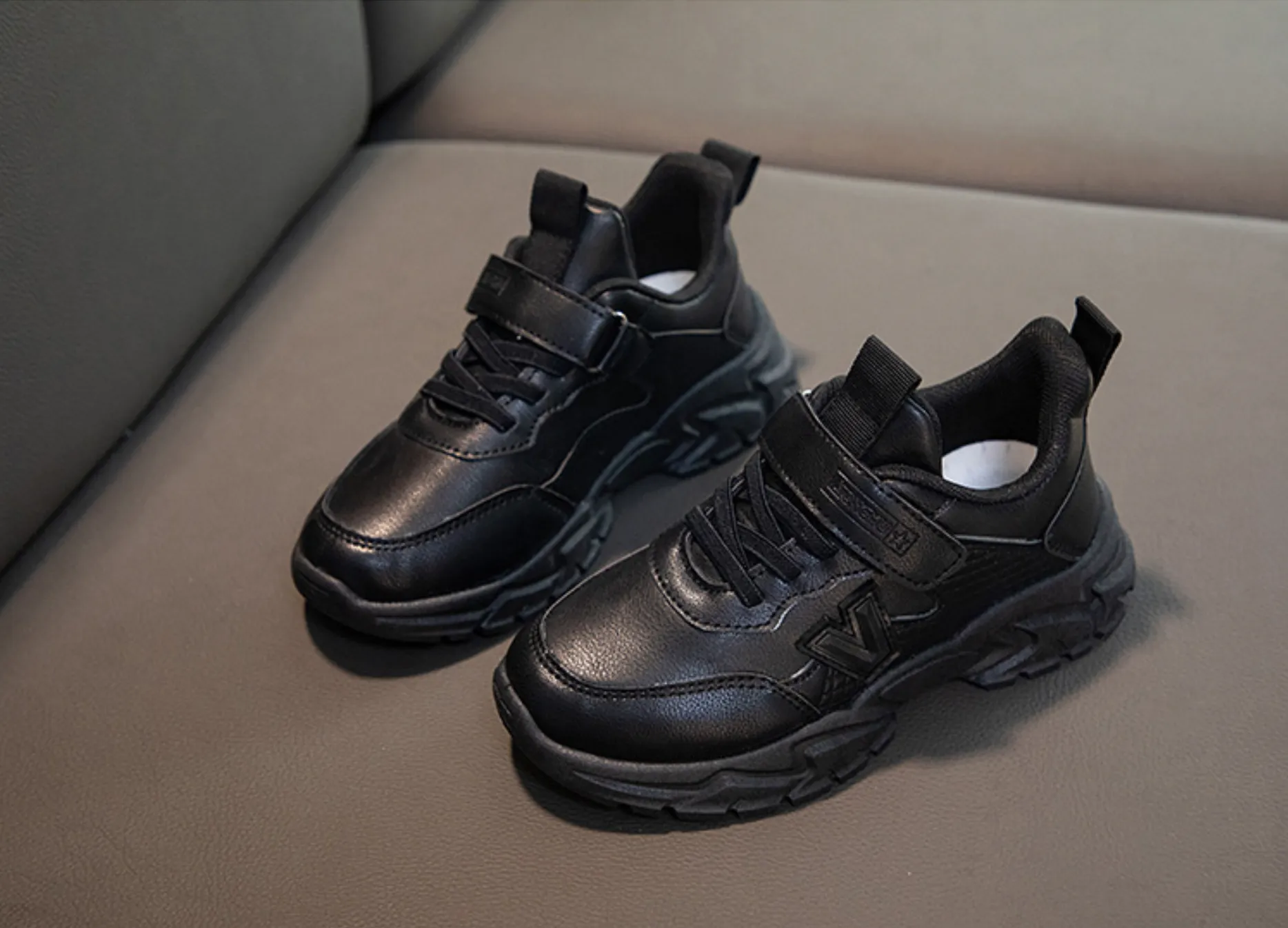 Chaussures de sport en cuir noir pour jeunes garçons et filles Campus Outdoor Kids Baskets légères Happysteps Classic White_voghion.com