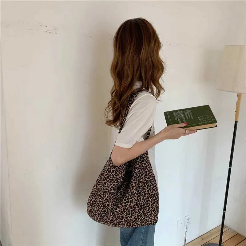 Japanische und koreanische Ins moderne kleine Messenger-Tasche aus Canvas mit Leopardenmuster für weibliche Studentinnen Y241026_voghion.com