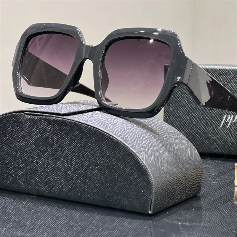 Unique designer High-quality pda Comfortable for women Noble mens Exquisite sunglasses men_voghion.com