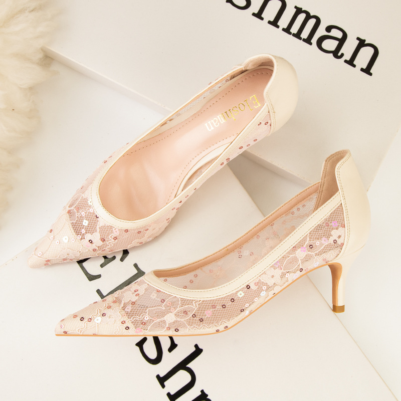 Décolleté stiletto con paillettes e inserti in pizzo_voghion.com
