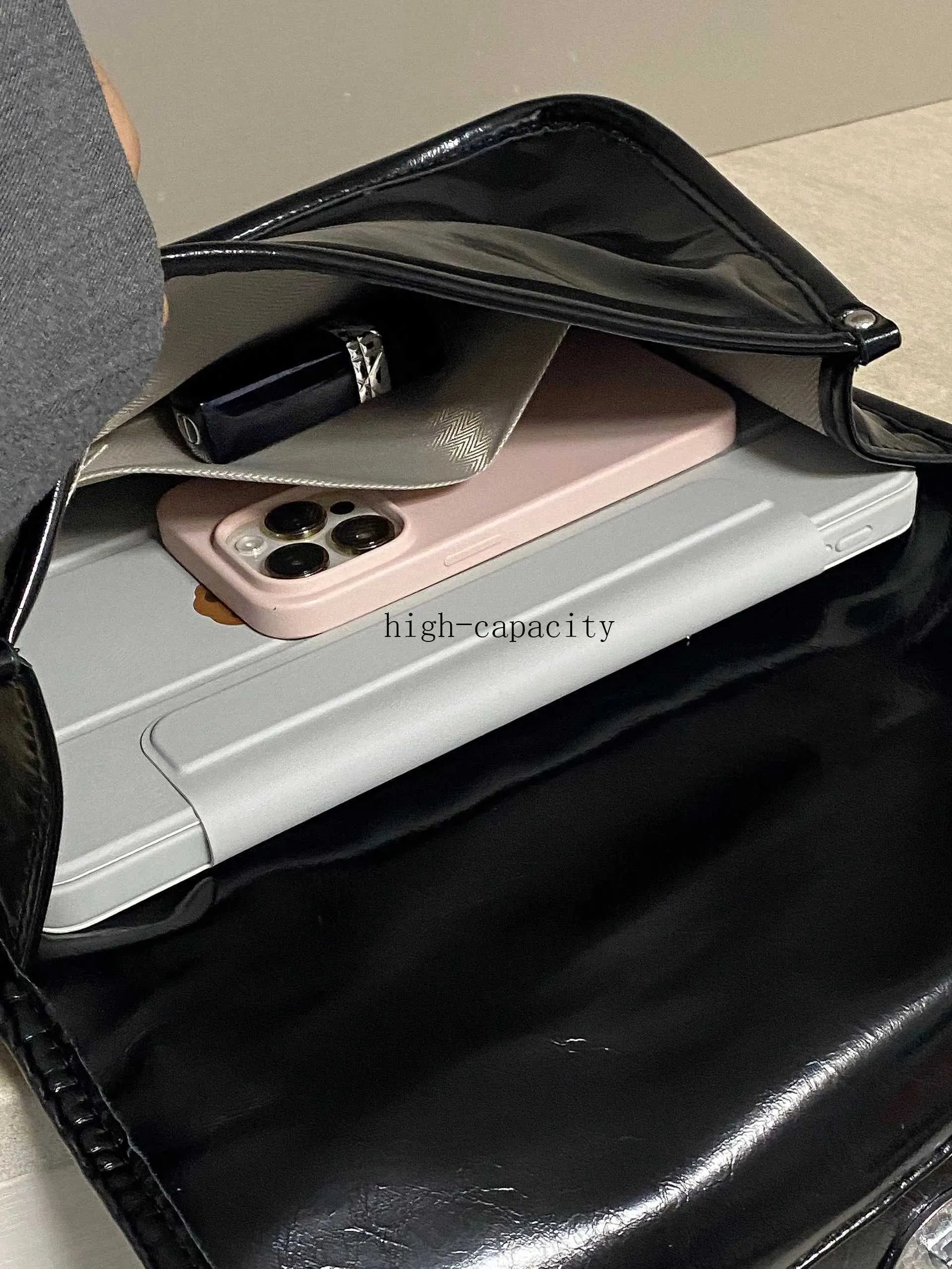Black Patent Leather Crossbody Bag For Women Chain Shoulder Bag_voghion.com