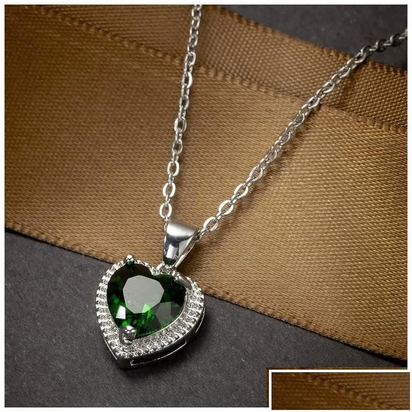 Pendant Necklaces Diamond Heart Necklace Stainelss Steel Chain Women Girls Red Green Crystal Fashion Jewelry Will And_voghion.com