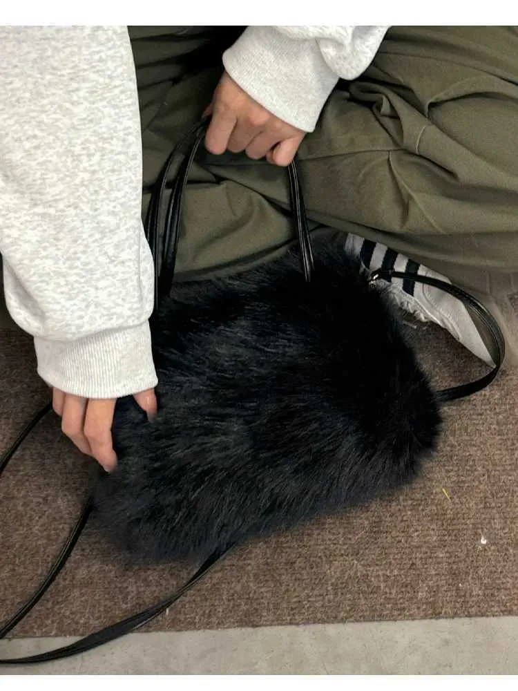 Damen Solid Plüsch Handtasche Fluffeg Weich Casual Kleng Satchelen Crossbody Taschen Grouss Kapazitéit Weiblech Versatile Messenger_voghion.com