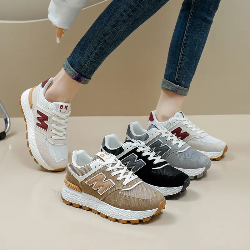 free Shipping Designer Women Men Outdoor Sneakers Sports Red Grey Brown Running Shoes Breathable Athleisure Runners_voghion.com
