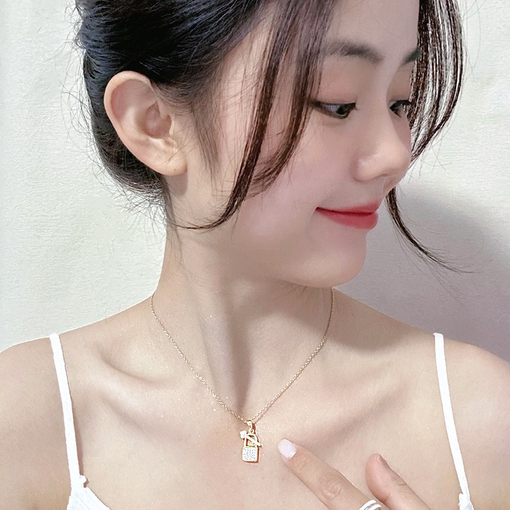 High-grade lock-in necklace for life, titanium steel, no fading, new pendant, fashionable, light luxury, niche sweater chain, clavicle chain_voghion.com