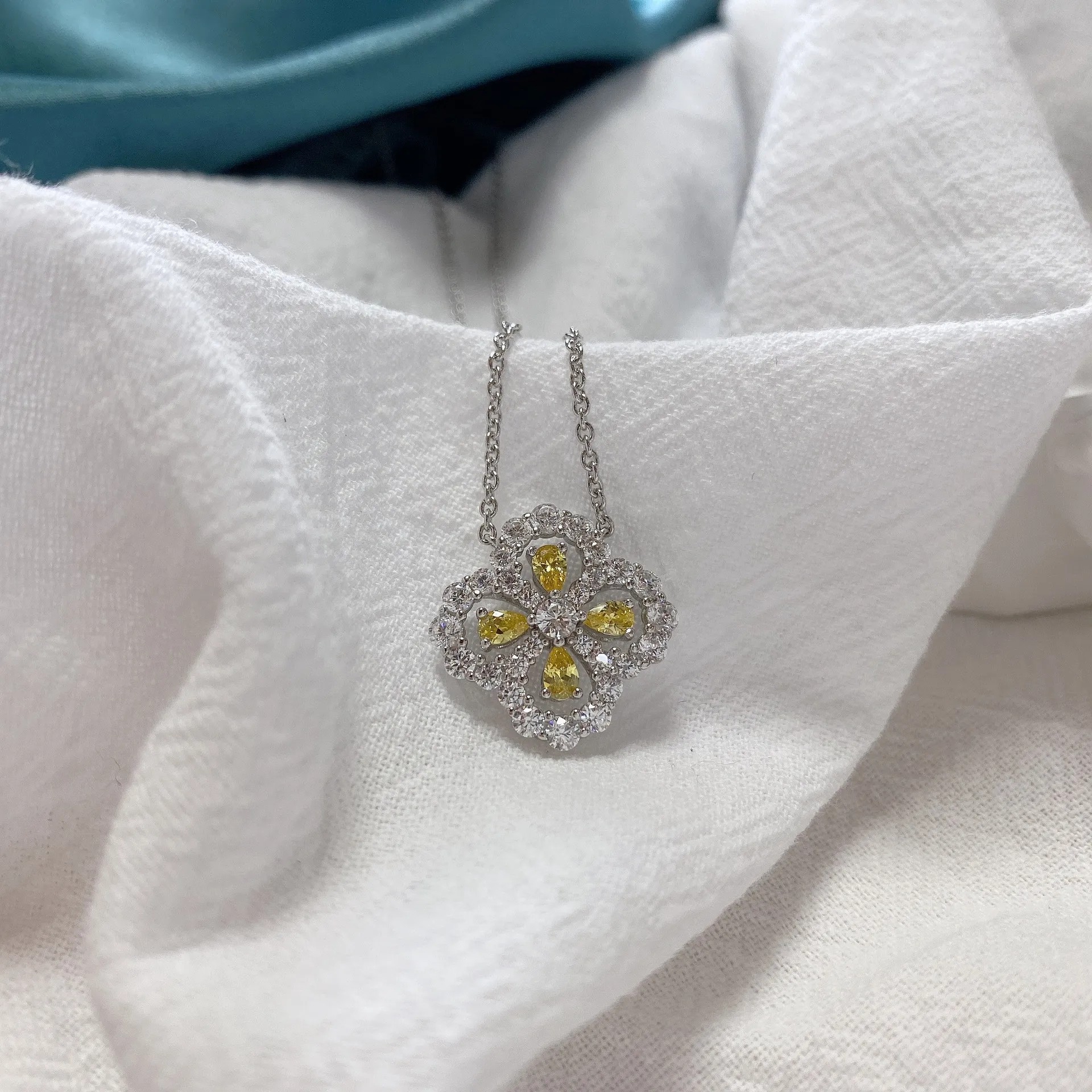 Catene S Sterling Sier Fiore Alto tenore di carbonio Diamante Retro Corto Gioielli Collana Moda All'ingrosso_voghion.com