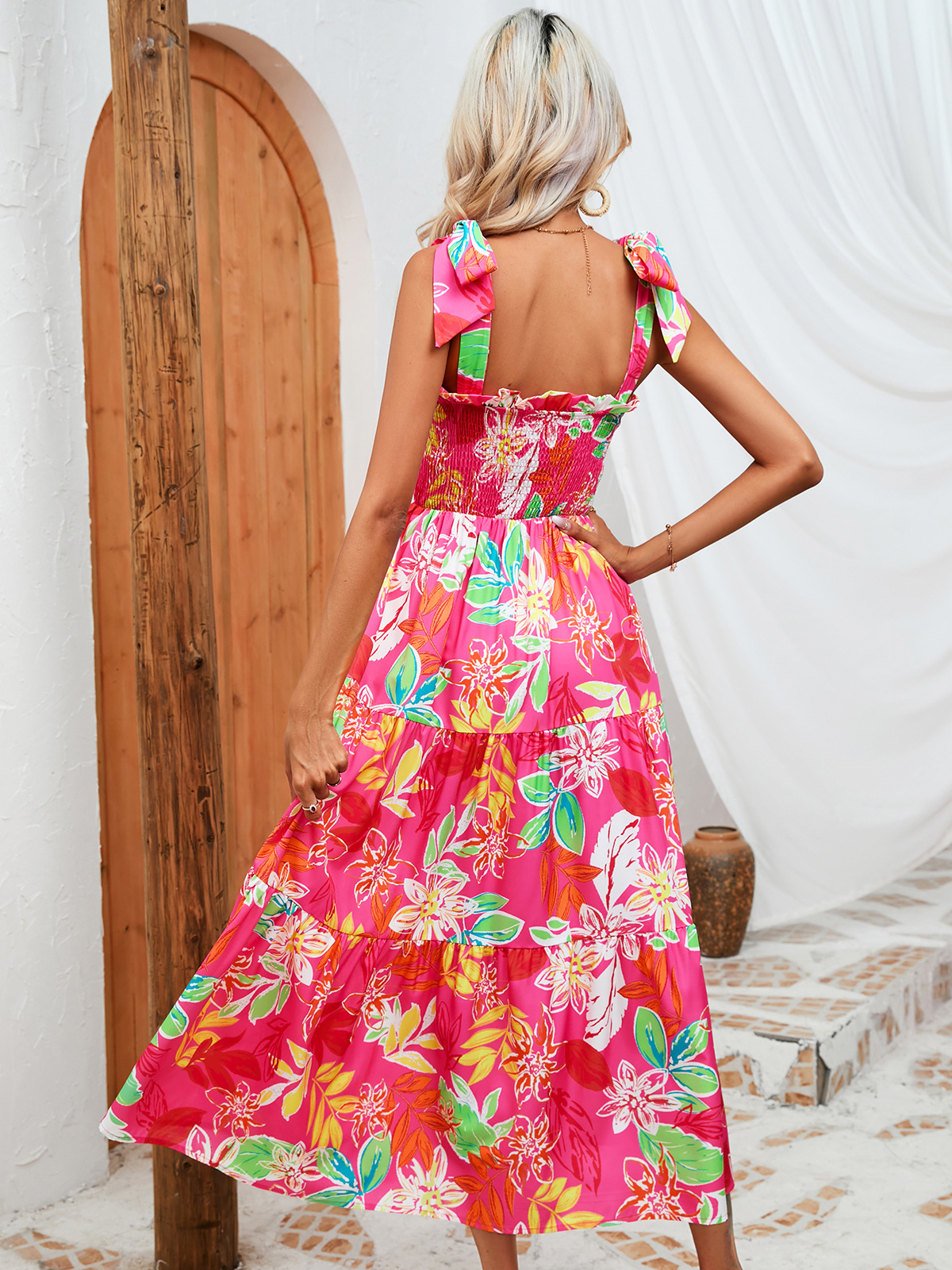 Damenkleid „2024 Summer“ mit Blattmuster und Wickeldesign und Bindeband_voghion.com