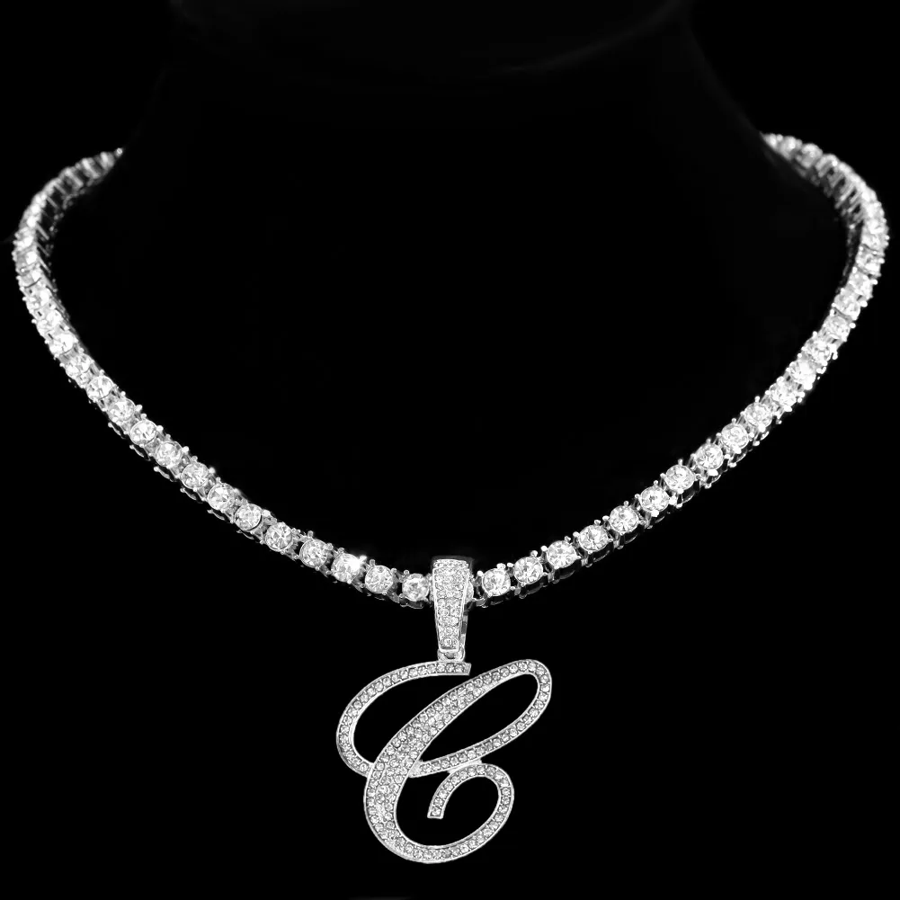 Ketten Iced Out Strass kursive Initialen Anhänger Halskette für Frauen Bling Brief Name Tennis Choker Halsketten Punk_voghion.com