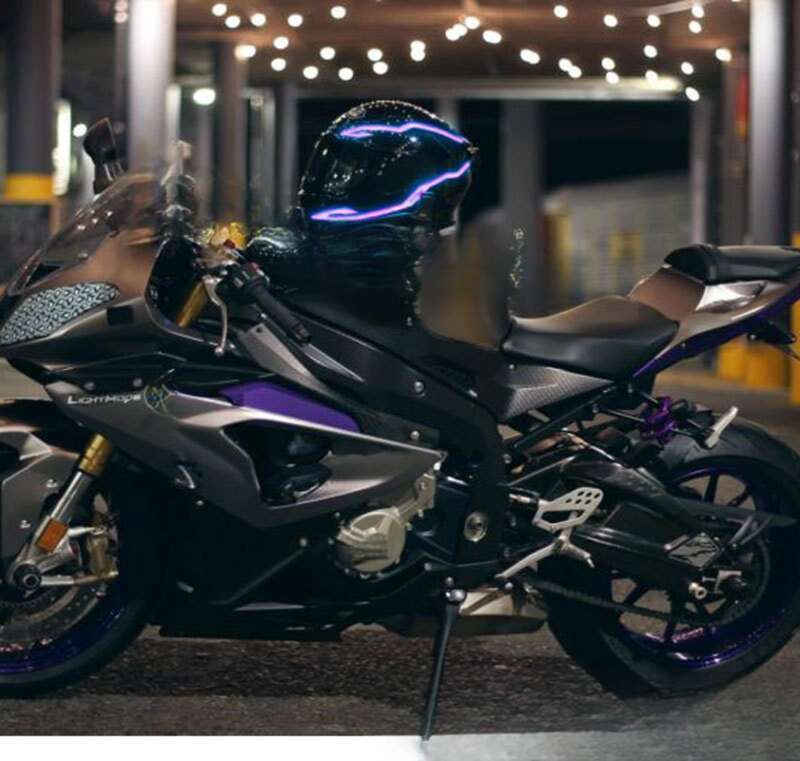 den samme type online berømthed, modificeret eksplosiv flashhjelmstrimmel, motorcykelsikkerhed, nat_voghion.com