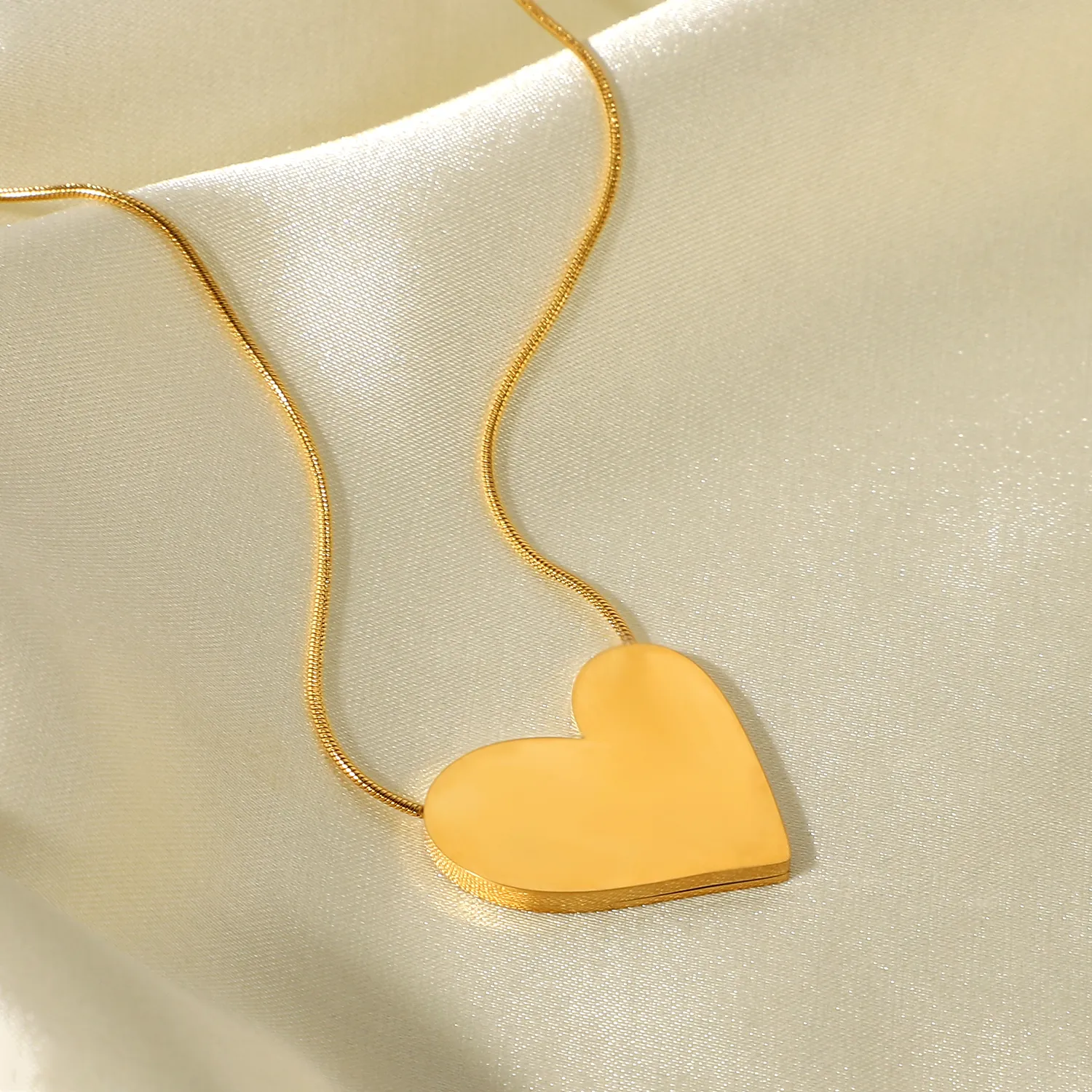 Catene Stile Vintage Placcato Oro Nero Cuore Irregolare Collana Regalo Acciaio Inossidabile Smalto Pendente Per Le Donne_voghion.com