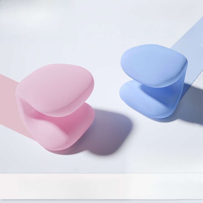 adult Reclining Pillows On Nap Tables In Primary Classrooms, Sleeping Pillows_voghion.com